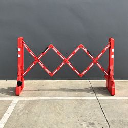 Skl�dac� bari�ra, z�taras s reflexn�mi prvky Flexx